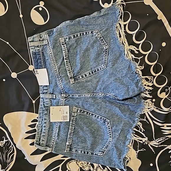 Short Jeans - Picture 2 of 3